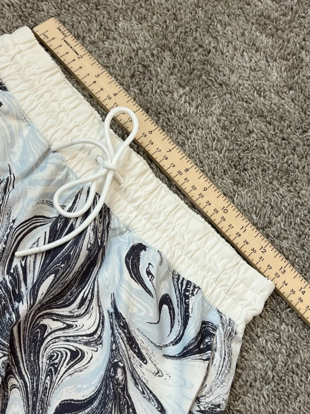 Athleta Marble Swirl Shorts XS Athletic Running‎ Pull On Activewear Pockets Gym